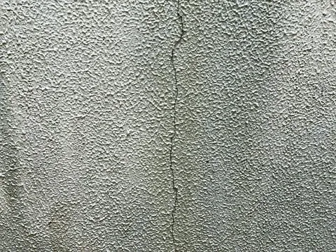 【外壁のひび割れ放置で起こる深刻な問題】